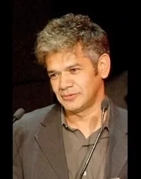 배우인 마리오 자라고자의 대표 이미지