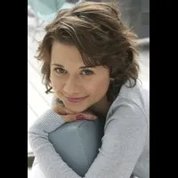 영화배우인 올리샤 룰린의 대표 이미지