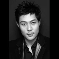 연극배우인 김진용의 대표 이미지