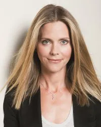 배우인 소피 리의 대표 이미지