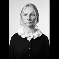 배우인 구나 자리나의 대표 이미지