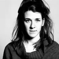 배우인 마리아 빌라의 대표 이미지