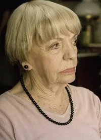 배우인 벨지카 카스트로의 대표 이미지