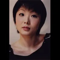 배우인 나미키 아키에의 대표 이미지