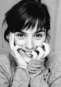 영화배우인 클레멘틴 포이다츠의 대표 이미지