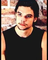 영화배우인 앤드루 리 포츠의 대표 이미지