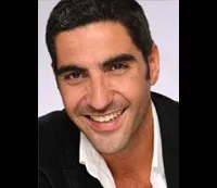 배우인 아리 아비탄의 대표 이미지