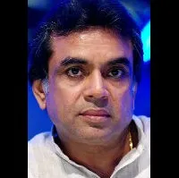 배우인 파레시 라왈의 대표 이미지