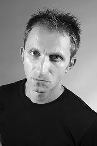 영화배우인 고란 코스틱의 대표 이미지