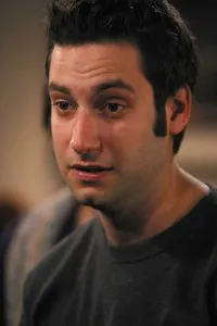 영화배우인 아담 부시의 대표 이미지