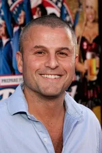 영화배우인 스티브 렘의 대표 이미지