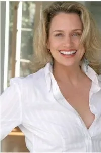 배우, 제작/기획인 케이디 허프먼의 대표 이미지