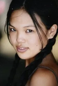 배우인 니키 수후의 대표 이미지