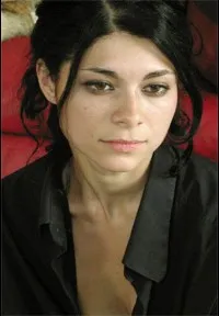 배우인 안토넬라 리오스의 대표 이미지