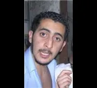 배우인 무라데 제겐디의 대표 이미지