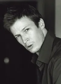 배우, 각본, 감독인 데이비드 프레이의 대표 이미지