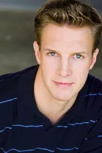 배우인 마이클 린스트로스의 대표 이미지