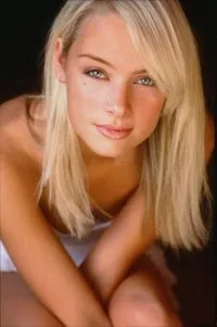 영화배우인 레이첼 스카스턴의 대표 이미지