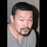감독, 각본인 아다치 마사키의 대표 이미지