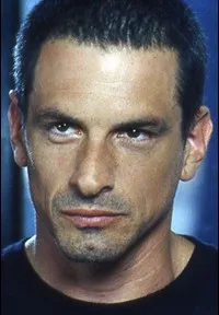 영화배우인 라파엘 페로의 대표 이미지