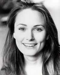 배우인 안나 메딜레이의 대표 이미지