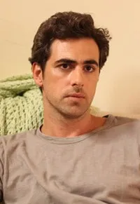 영화배우인 이프타크 클레인의 대표 이미지