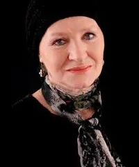 배우인 나다 뒤레브스카의 대표 이미지