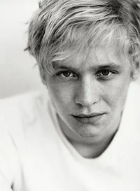 영화배우인 마티아스 슈바이그호퍼의 대표 이미지