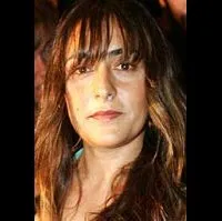 영화배우인 칸델라 페나의 대표 이미지