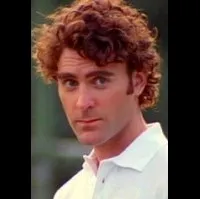 배우인 올란도 실의 대표 이미지