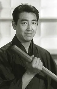 배우인 츠루타 코지의 대표 이미지