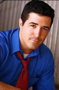 배우인 프리스톤 제임스 힐리어의 대표 이미지