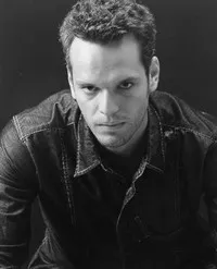 영화배우인 토니 코르빌로의 대표 이미지