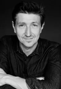 배우인 니콜라이 코페르니쿠스의 대표 이미지