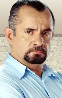 영화배우인 알바로 게레로의 대표 이미지