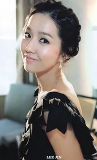 탤런트, 가수인 이진의 대표 이미지