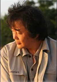 배우인 엄경환의 대표 이미지