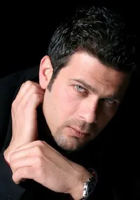 영화배우인 페즈만 바제기의 대표 이미지