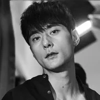 탤런트, 모델인 윤주만의 대표 이미지