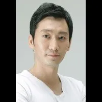 뮤지컬배우인 전진오의 대표 이미지