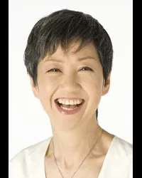 가수인 치에 아야도의 대표 이미지