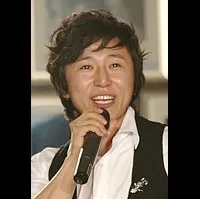 연극배우, 가수인 고은성의 대표 이미지