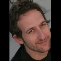 배우인 오리 페퍼의 대표 이미지