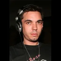 DJ인 아담 골드스타인의 대표 이미지