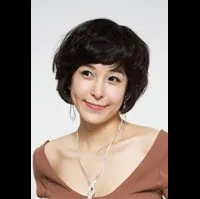 배우인 윤재의 대표 이미지