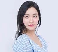 뮤지컬배우, 탤런트, 가수인 정나온의 대표 이미지