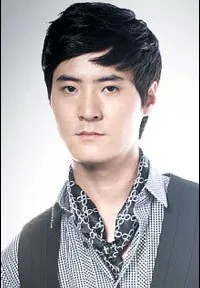 영화배우인 근휘의 대표 이미지