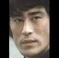 배우인 왕관웅의 대표 이미지
