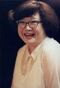 코미디언인 리디아 섬의 대표 이미지