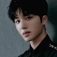 가수, 탤런트인 찬희의 대표 이미지